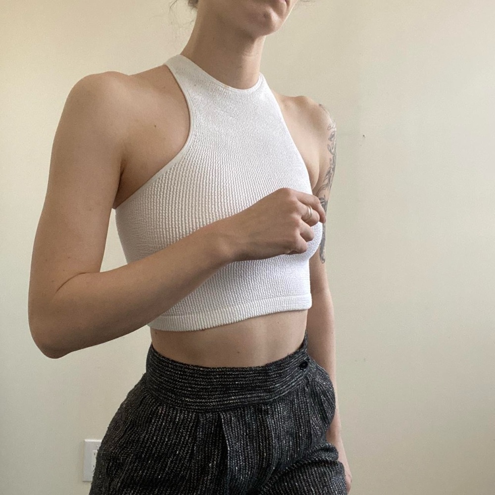 White Racerback Crop Tanktop - Picture 3 of 4